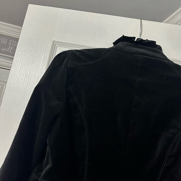 Stunning WHBM Long Velvet Ruffle Jacket - Picture 13 of 16